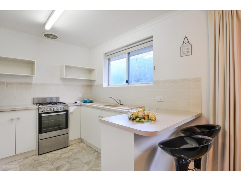 9 Barossa Way, Woodcroft SA 5162