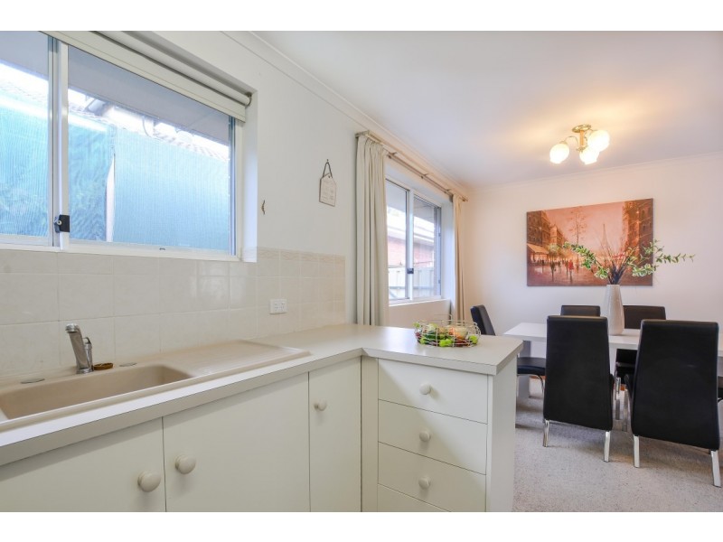 9 Barossa Way, Woodcroft SA 5162