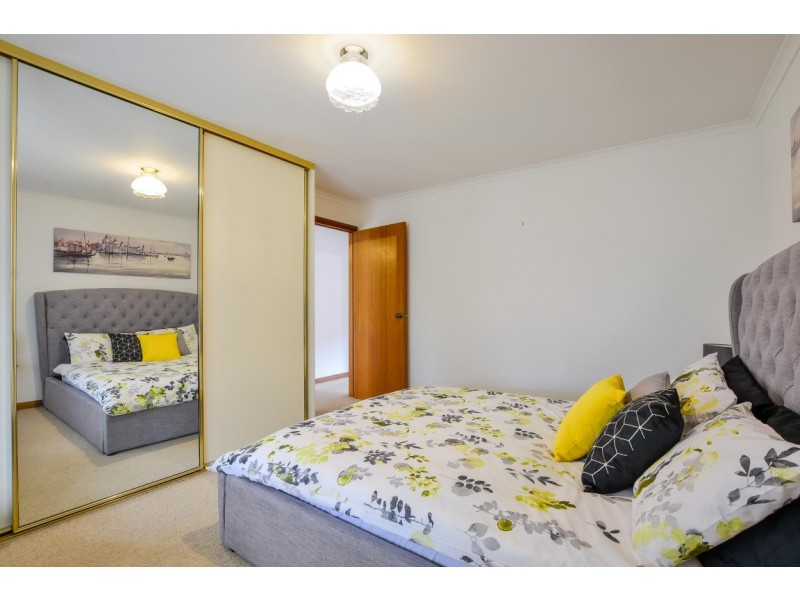 9 Barossa Way, Woodcroft SA 5162