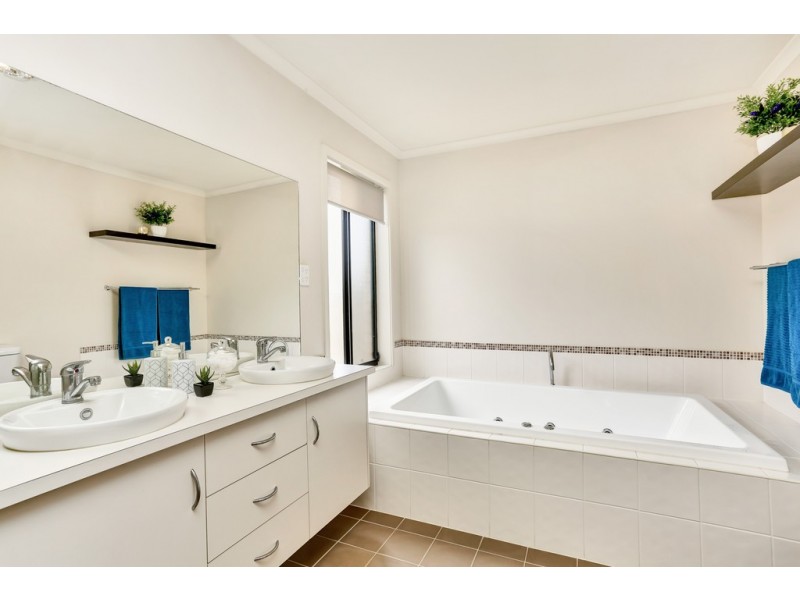 3 Cockle Avenue, Aldinga Beach SA 5173