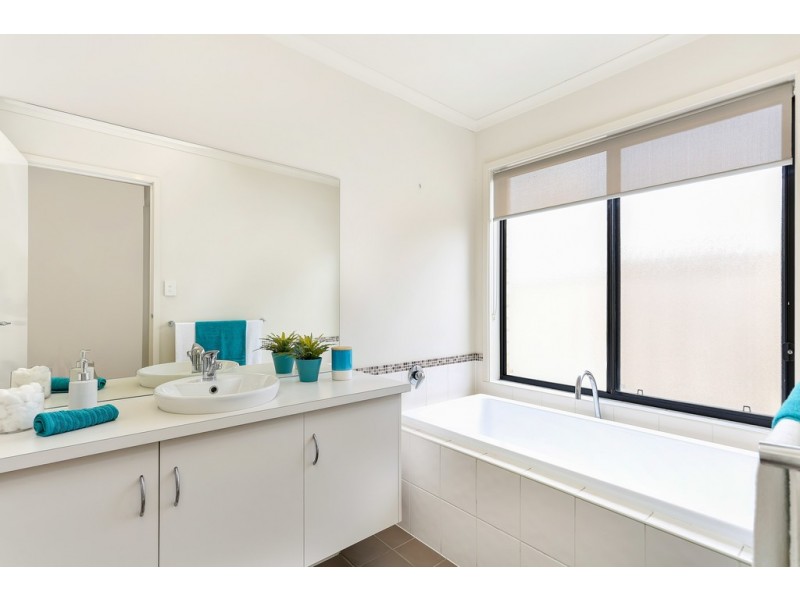 3 Cockle Avenue, Aldinga Beach SA 5173