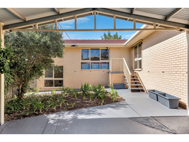 25 Amberly Drive, Happy Valley SA 5159