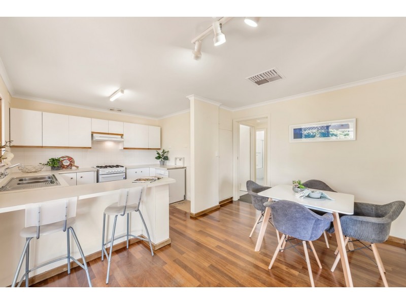 25 Amberly Drive, Happy Valley SA 5159