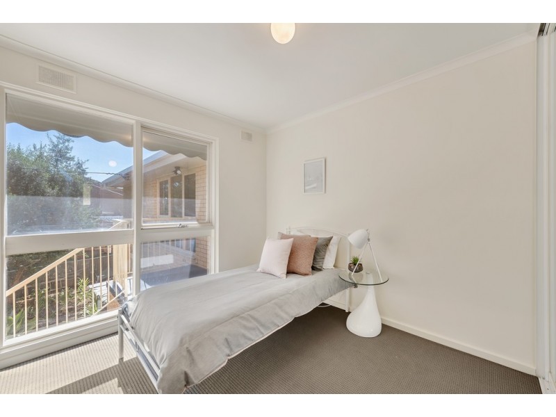 25 Amberly Drive, Happy Valley SA 5159