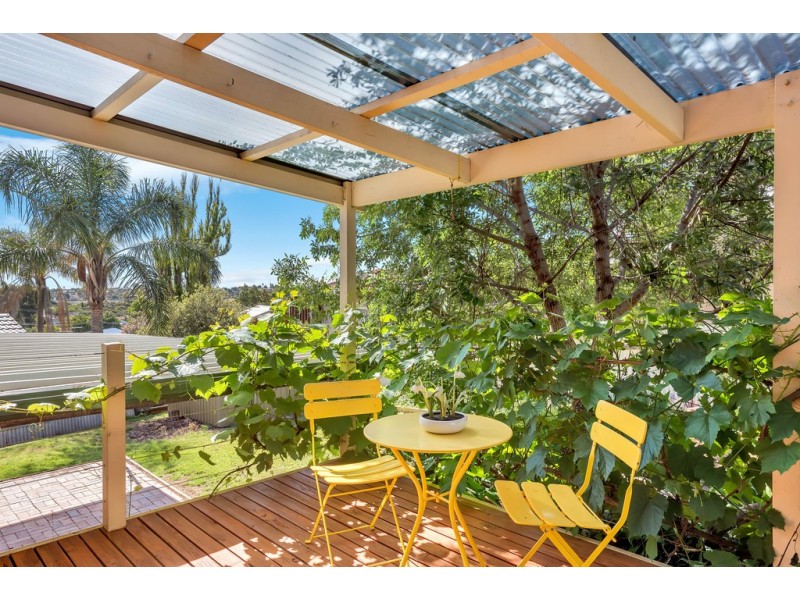 25 Amberly Drive, Happy Valley SA 5159