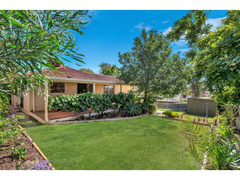 25 Amberly Drive, Happy Valley SA 5159