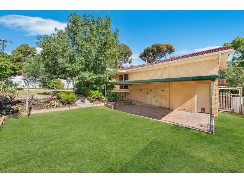 25 Amberly Drive, Happy Valley SA 5159