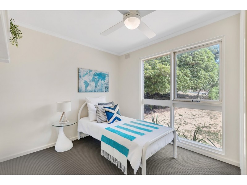 25 Amberly Drive, Happy Valley SA 5159