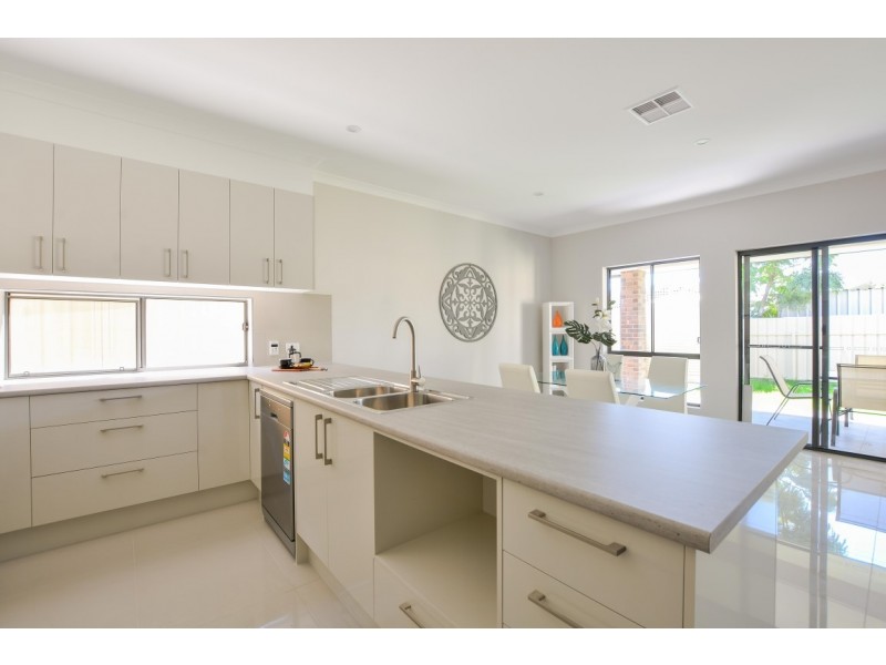 17 Debham Street, Morphett Vale SA 5162