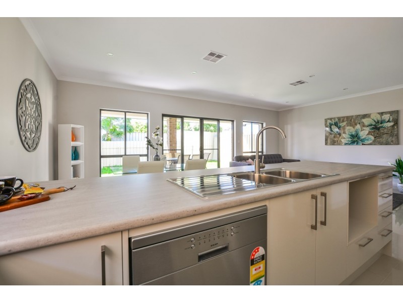 17 Debham Street, Morphett Vale SA 5162