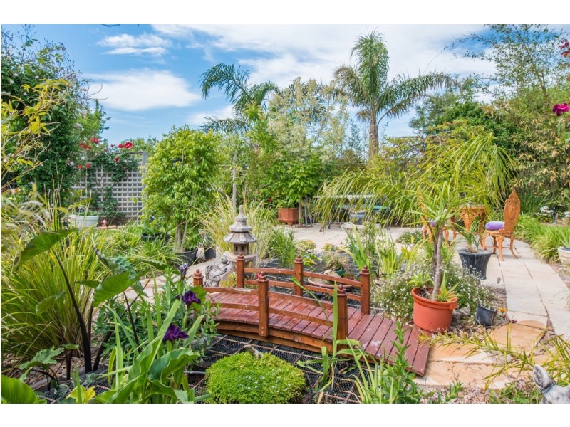 17 Elberry Close, Moana SA 5169