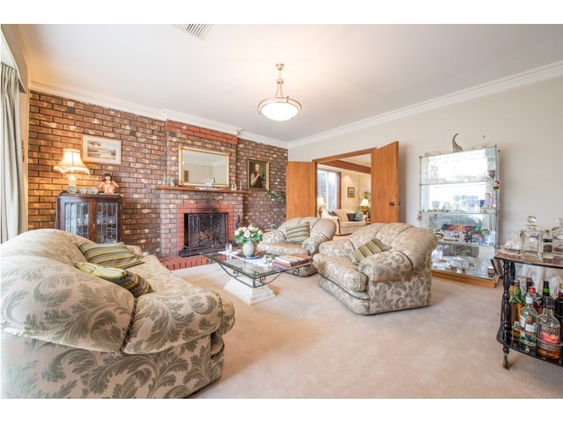 17 Elberry Close, Moana SA 5169