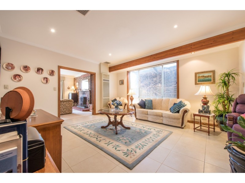 17 Elberry Close, Moana SA 5169