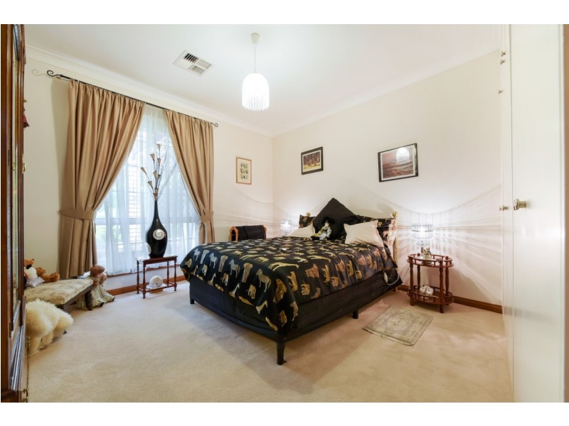 17 Elberry Close, Moana SA 5169