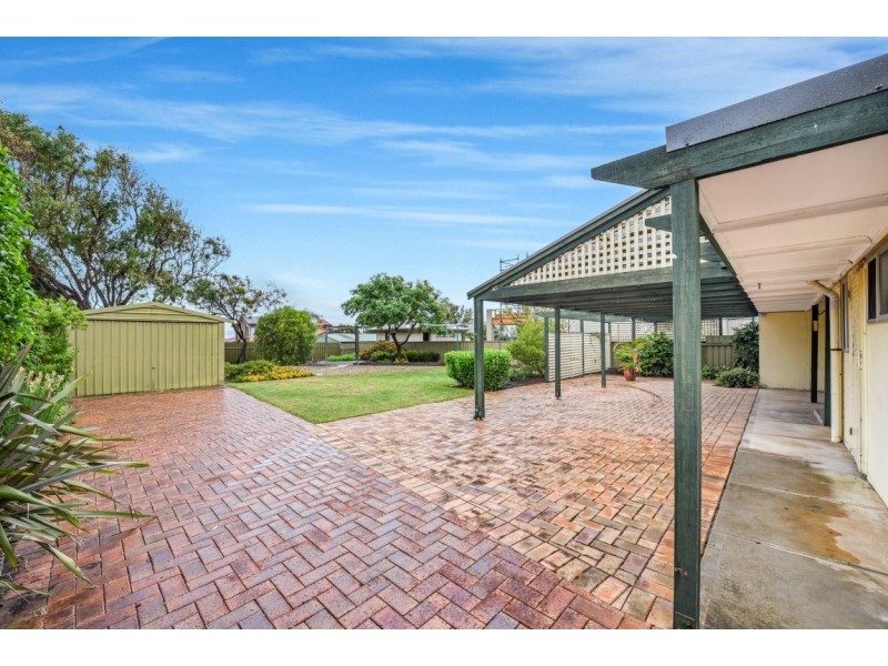 12 Robertson Rd, Moana SA 5169