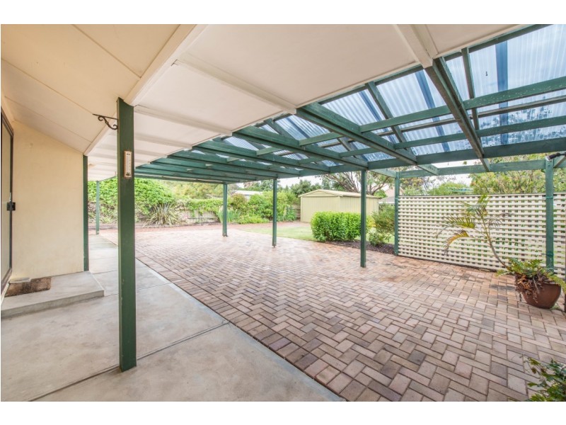 12 Robertson Rd, Moana SA 5169