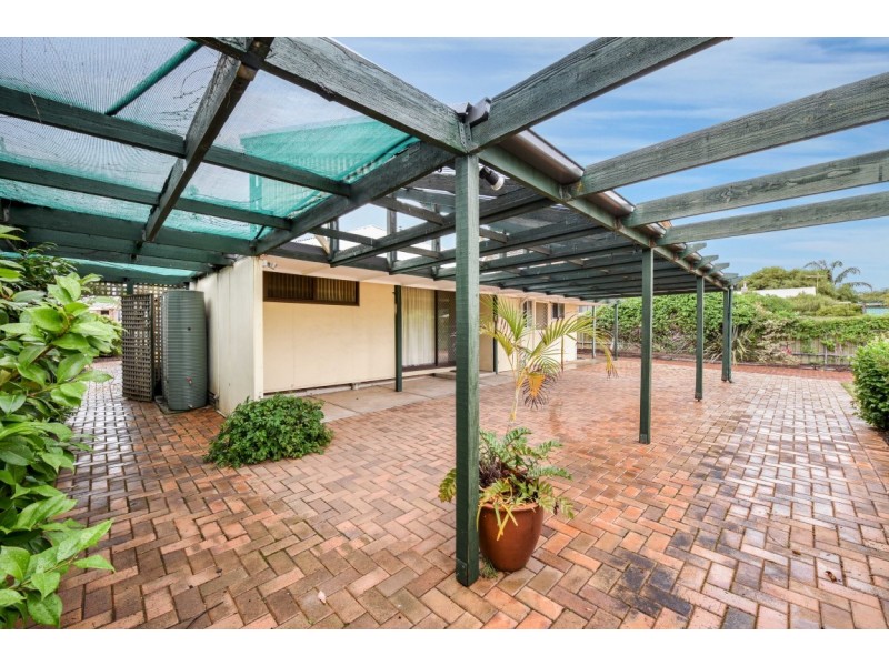 12 Robertson Rd, Moana SA 5169