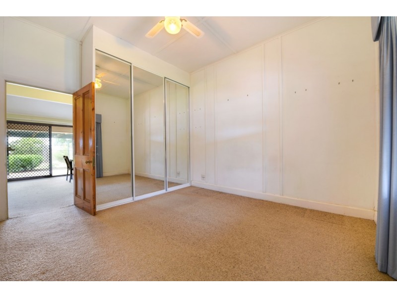 12 Robertson Rd, Moana SA 5169