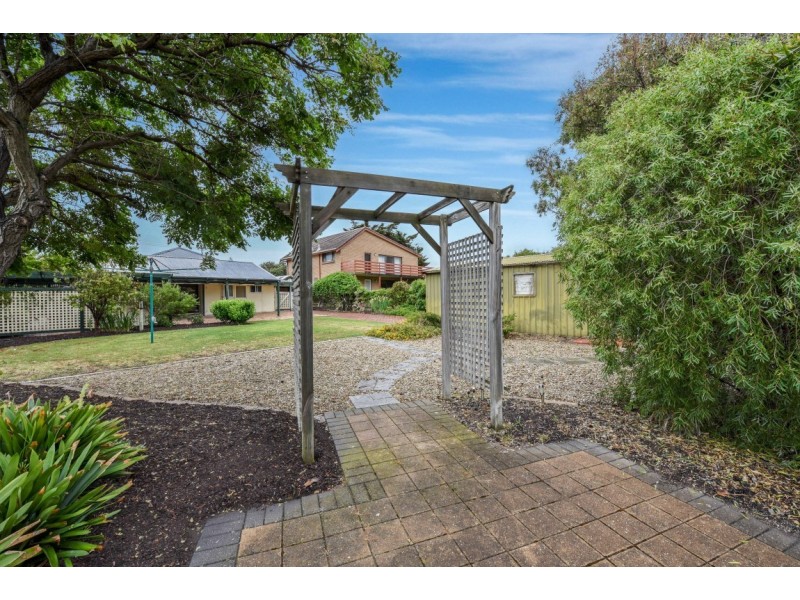 12 Robertson Rd, Moana SA 5169