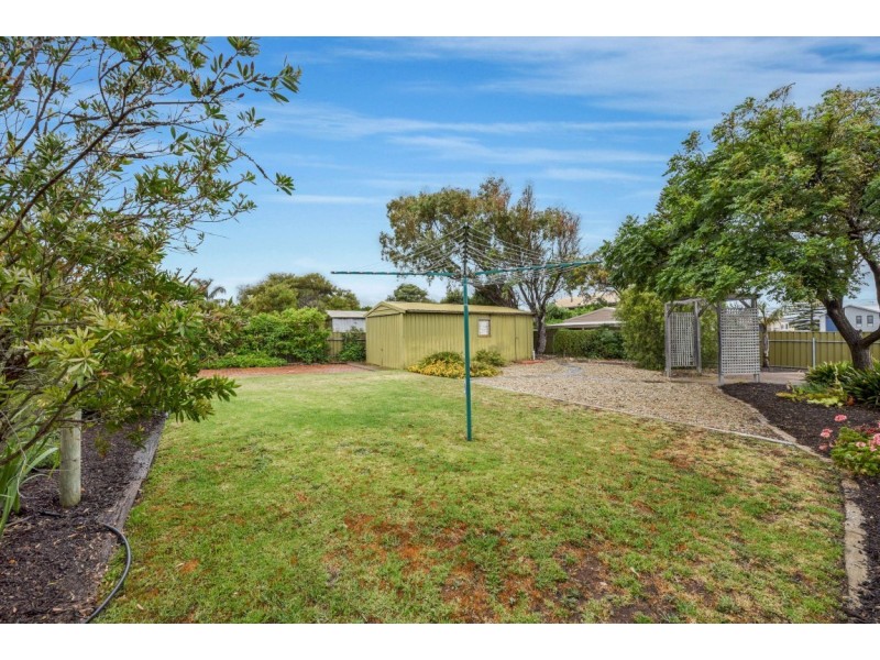 12 Robertson Rd, Moana SA 5169