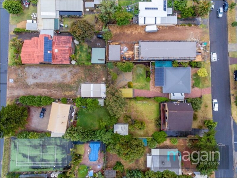 12 Robertson Rd, Moana SA 5169