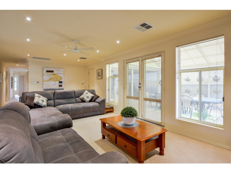 11 Dalkeith Avenue, Dover Gardens SA 5048