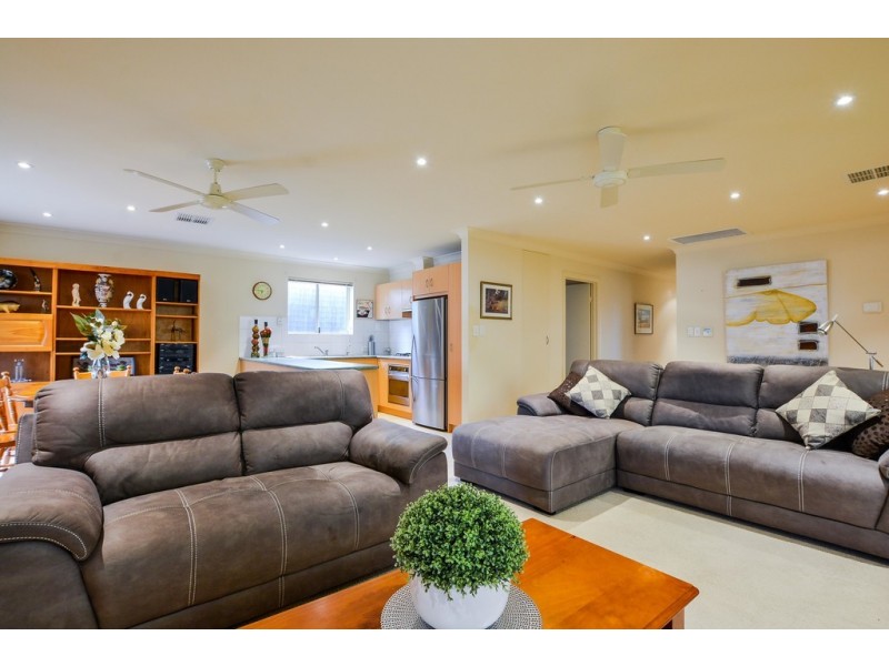 11 Dalkeith Avenue, Dover Gardens SA 5048