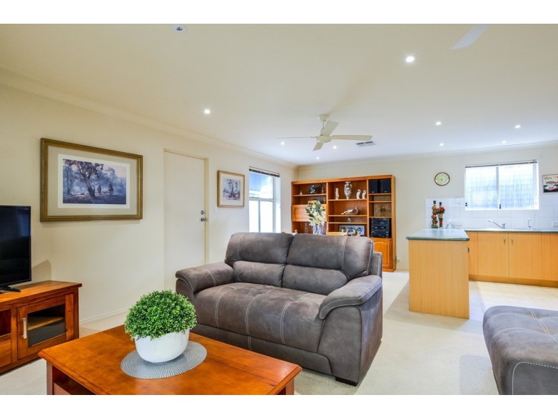 11 Dalkeith Avenue, Dover Gardens SA 5048