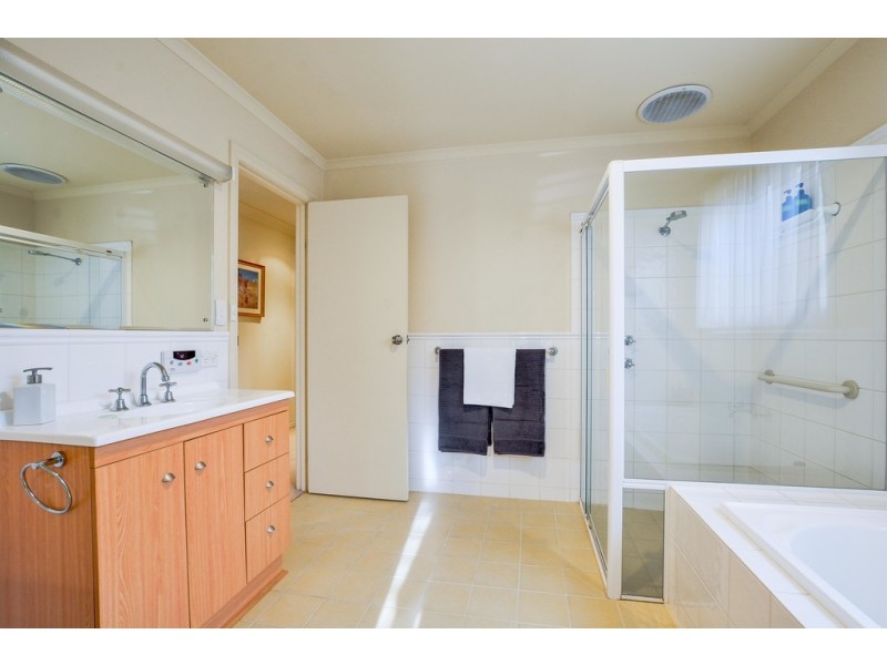 11 Dalkeith Avenue, Dover Gardens SA 5048