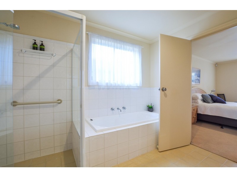 11 Dalkeith Avenue, Dover Gardens SA 5048