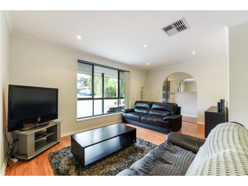 5 Explorer Court, Woodcroft SA 5162