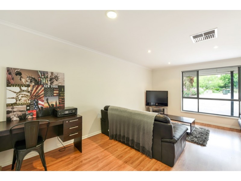 5 Explorer Court, Woodcroft SA 5162