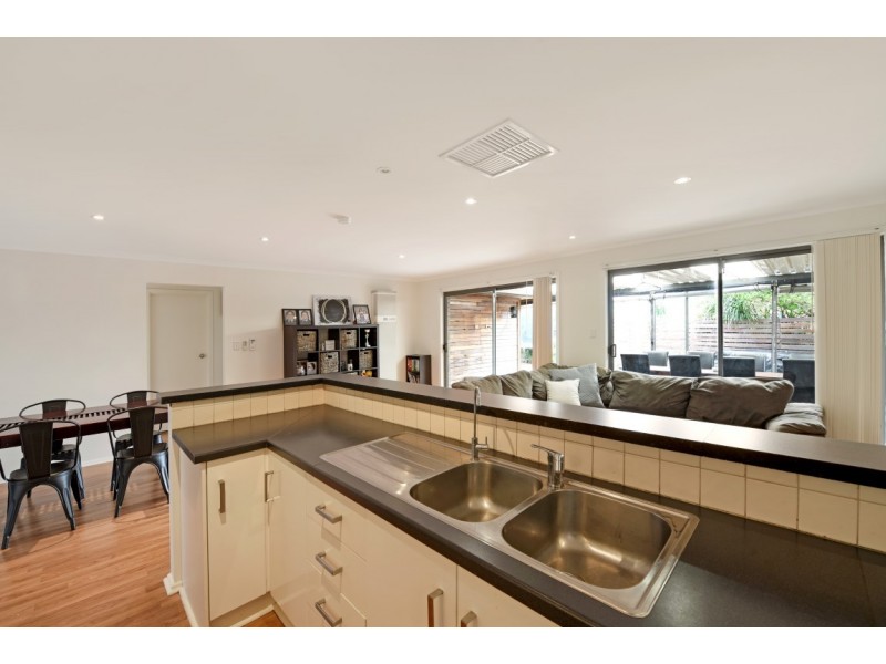 5 Explorer Court, Woodcroft SA 5162