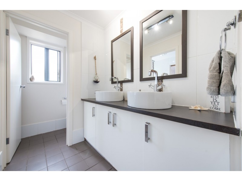 5 Explorer Court, Woodcroft SA 5162