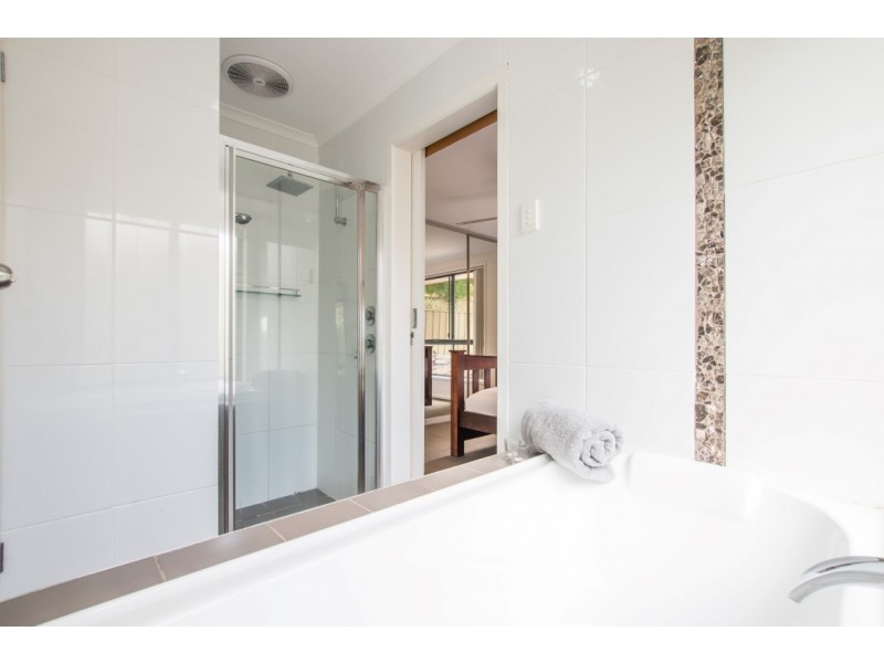 5 Explorer Court, Woodcroft SA 5162