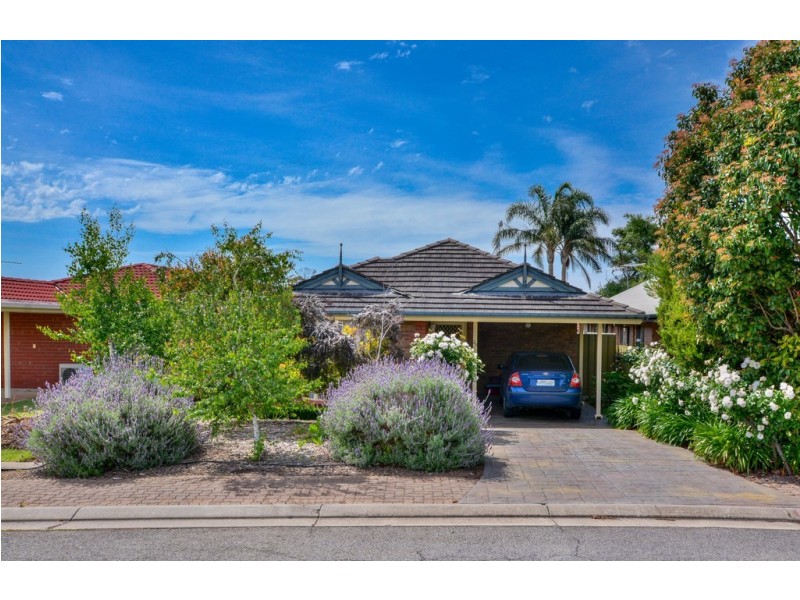 29 Champagne Crescent, Woodcroft SA 5162