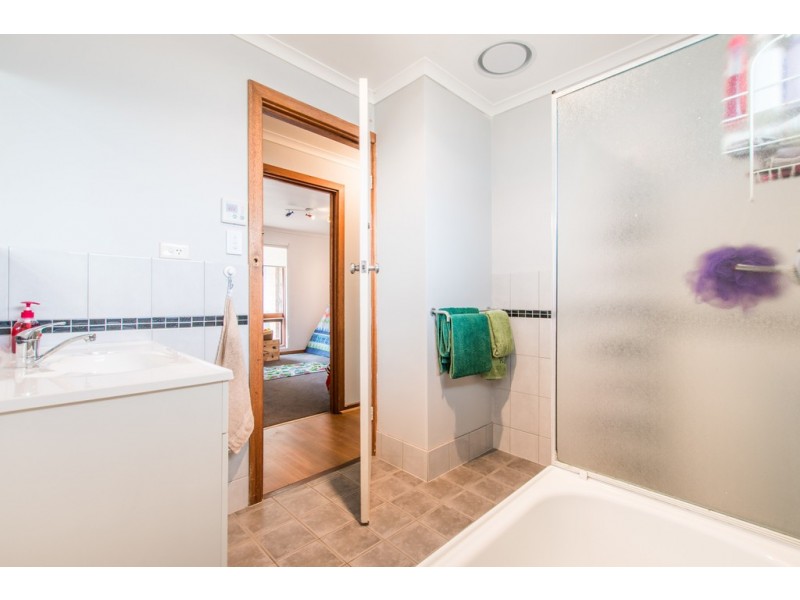 4 Baroona Crescent, Reynella SA 5161