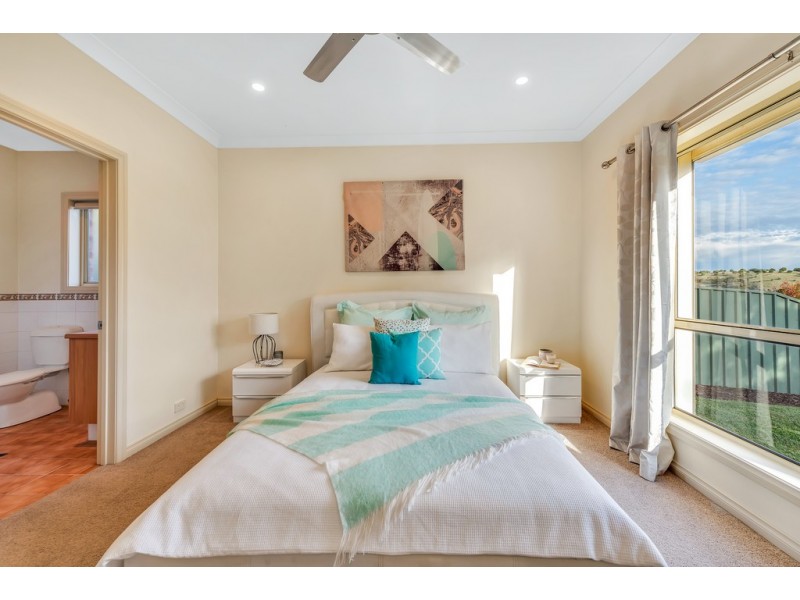 14 Skipper Close, Hallett Cove SA 5158