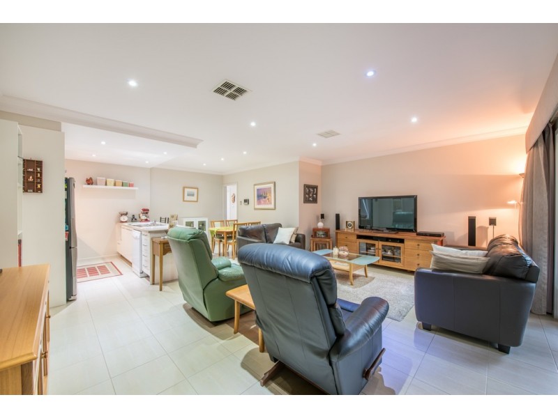 15 Plymouth Avenue, Sturt SA 5047