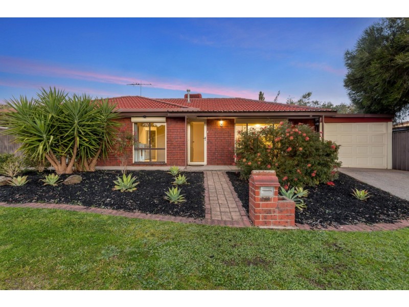 4 Ken Road, Aberfoyle Park SA 5159