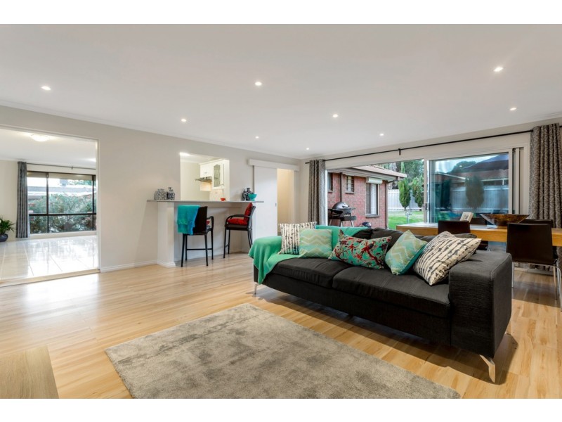 4 Ken Road, Aberfoyle Park SA 5159