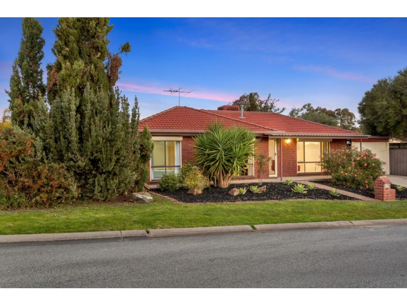 4 Ken Road, Aberfoyle Park SA 5159