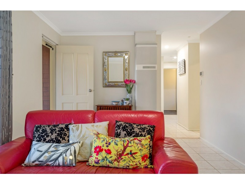 4 Ken Road, Aberfoyle Park SA 5159