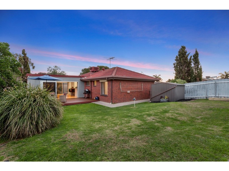 4 Ken Road, Aberfoyle Park SA 5159