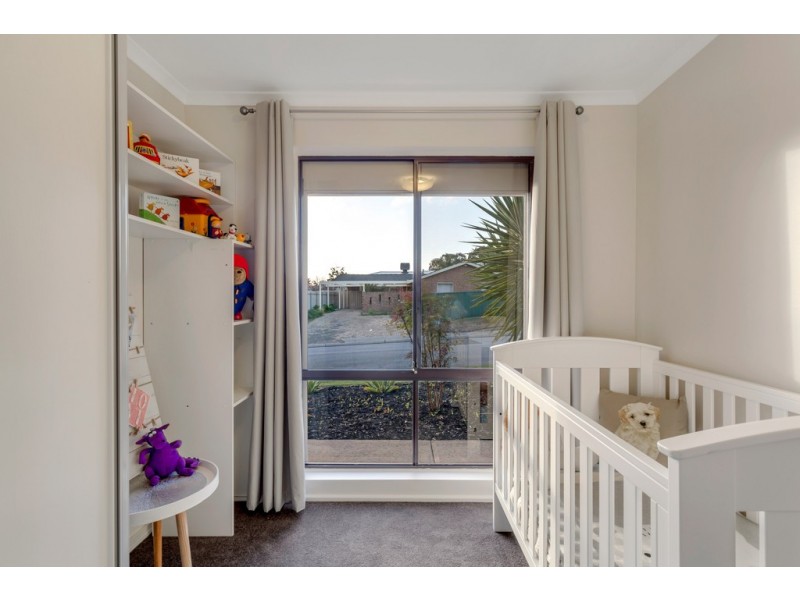 4 Ken Road, Aberfoyle Park SA 5159