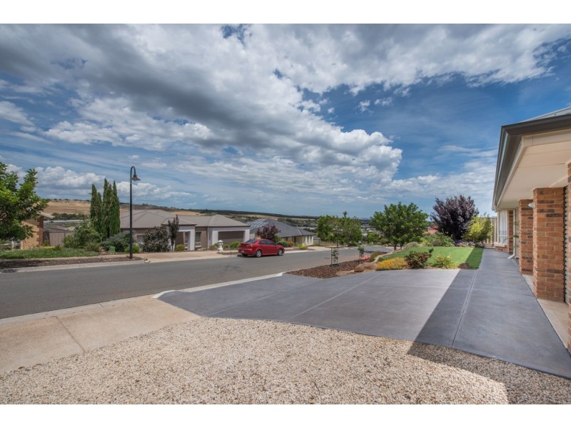 25 Sameden Drive, Noarlunga Downs SA 5168