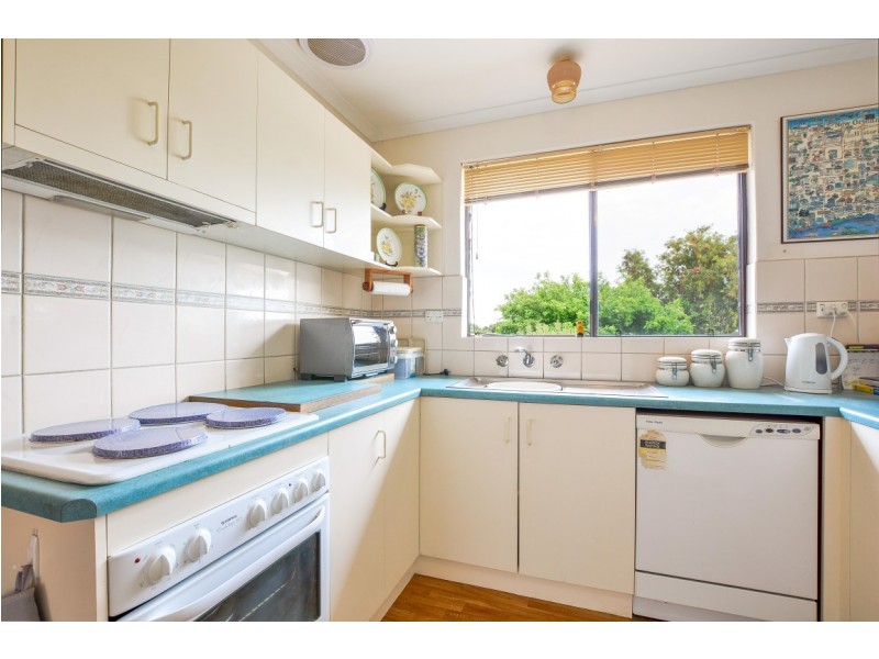 28 Ragamuffin Drive, Hallett Cove SA 5158