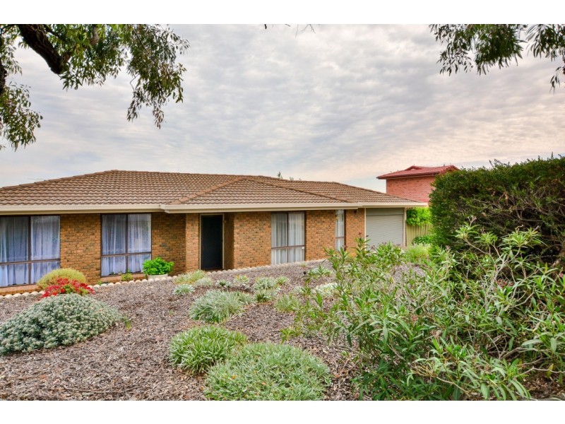 28 Ragamuffin Drive, Hallett Cove SA 5158