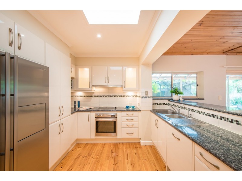 8 Alta Avenue, Happy Valley SA 5159