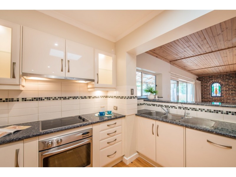 8 Alta Avenue, Happy Valley SA 5159